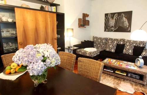 Malpica de Bergantinos Apartment | Homerez - 10 m away from the beach! Big appartement for 13 ppl. at Malpica