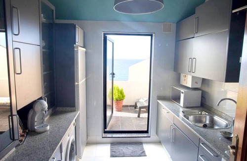 Malpica de Bergantinos Apartment | Homerez - 10 m away from the beach! Big appartement for 13 ppl. at Malpica