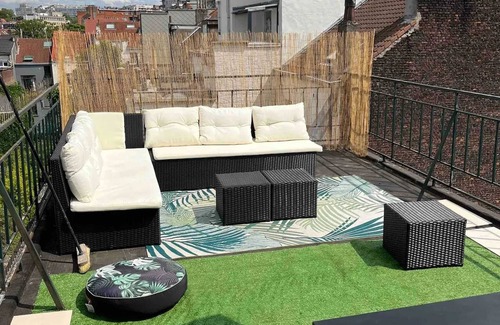 Upper Town Apartment | Homerez - Apartment Saint-Josse