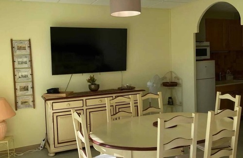 Aigues-Mortes Apartment | Homerez - Apartment Aigues-Mortes