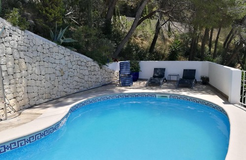 Fustera Apartment | Homerez - Appartement 5 km away from the beach for 4 ppl. with shared pool