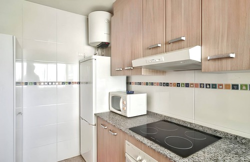 La Pineda Apartment | Homerez - Apt. near Platja de la Pineda