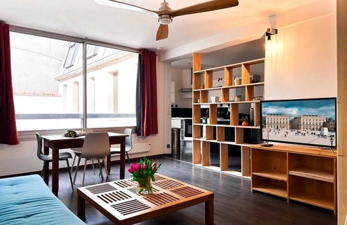 Saint Nicolas - Charles III - Ville vieille - Trois Maisons - Leopold Apartment | Homerez - Apt facing Nancy Cathedral