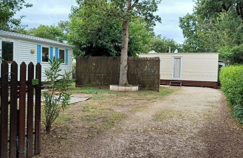 Saint-Pierre-d'Oleron House | Homerez - Bungalow in St-Pierre-d'Oléron