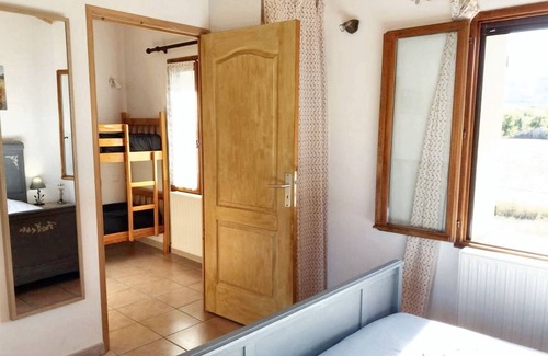 Sainte-Jalle House | Homerez - Beautiful house for 2 ppl. at Sainte-Jalle