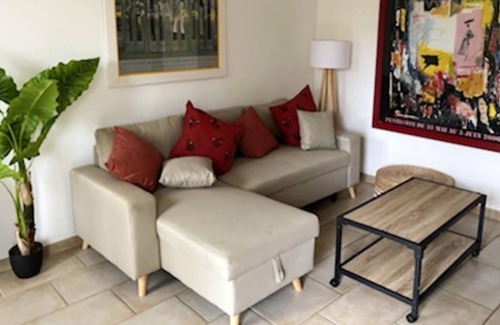 Costieres House | Homerez - Beautiful house for 6 ppl. with garden at Nîmes