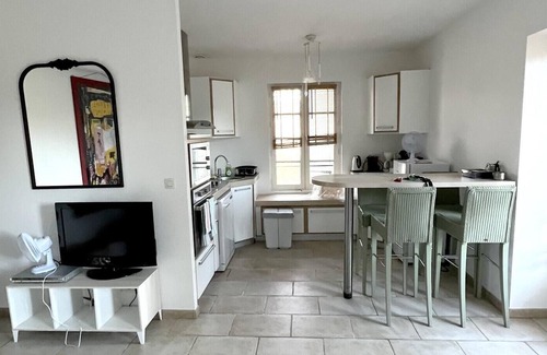 Costieres House | Homerez - Beautiful house for 6 ppl. with garden at Nîmes