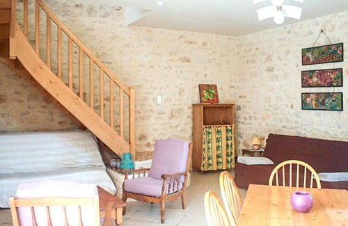 Duravel House | Homerez - Beautiful house for 6 ppl. with shared pool and garden at Duravel