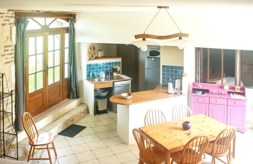 Duravel House | Homerez - Beautiful house for 6 ppl. with shared pool and garden at Duravel