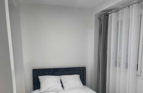 Malakoff Apartment | Homerez - Beautiful studio for 2 ppl. at Malakoff