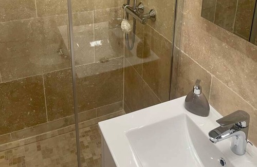 Malakoff Apartment | Homerez - Beautiful studio for 2 ppl. at Malakoff