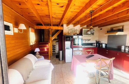 La Teste-de-Buch Ski Chalet | Homerez - Chalet in La Teste-de-Buch