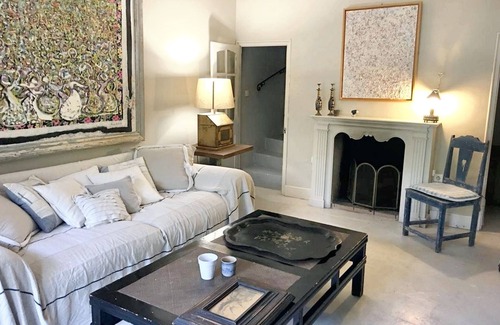 Marsillargues House | Homerez - Charming House in Marsillargues with Garden