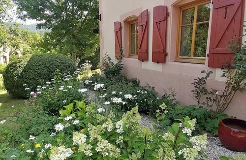 Taintrux House | Homerez - Charming house in Taintrux village with garden