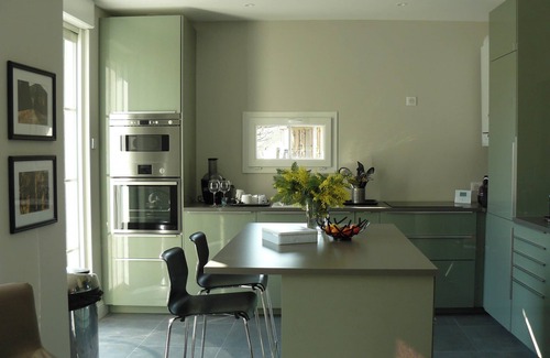 Arsac House | Homerez - Charming House in Arsac with Terrace and Garden