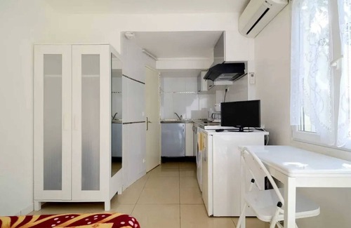 Malpasse Apartment | Homerez - Charming Studio in Marseille with Garden 15 m²
