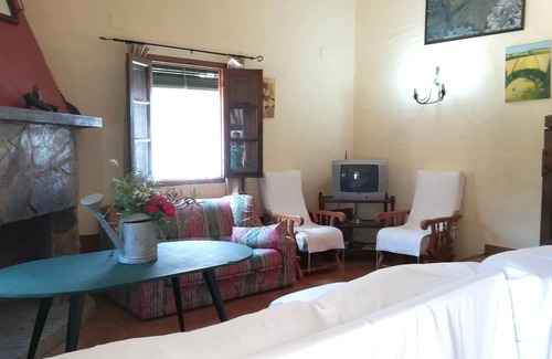 Villanueva del Trabuco Villa | Homerez - Big villa for 18 ppl. with swimming-pool at Villanueva del Trabuco