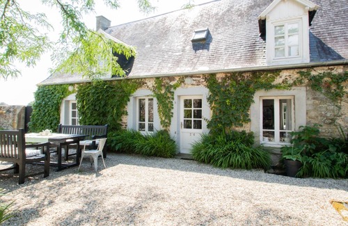 Regnezville-sur-Mer House | Homerez - House 2 km away from the beach for 8 ppl. at Regnéville-sur-Mer