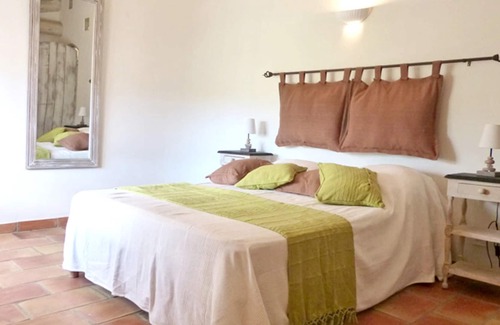 Simiane-la-Rotonde House | Homerez - House for 8 ppl. with shared pool and jacuzzi at Simaine La Rotonde