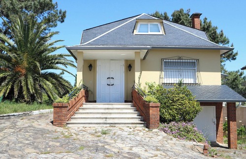 Boiro House | Homerez - House near Boiro, sea view