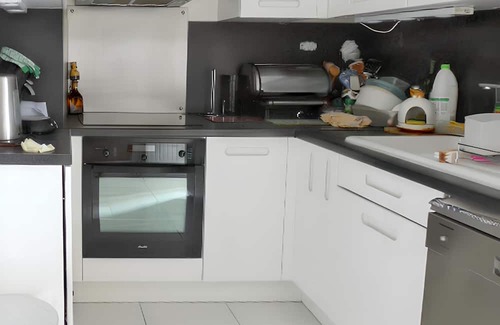 Faubourg de l'Arche Apartment | Homerez - Modern Apartment in Courbevoie 93 m² + Balcony
