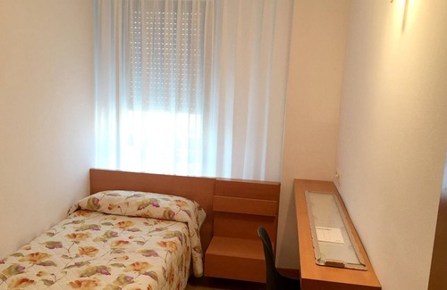 Terrassa Apartment | Homerez - Nice appartement for 6 ppl. with shared pool and jacuzzi at Terrassa
