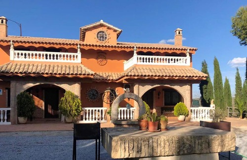 Pozo Alcon House | Homerez - Nice house for 4 ppl. with shared pool and terrace at Pozo Alcón