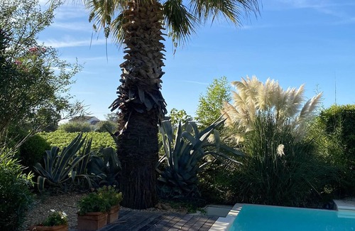 Gallician House | Homerez - Nice house for 6 ppl. with shared pool and terrace at Vauvert