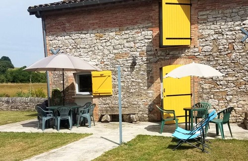 Montricoux House | Homerez - Nice house with garden and terrace & Wifi