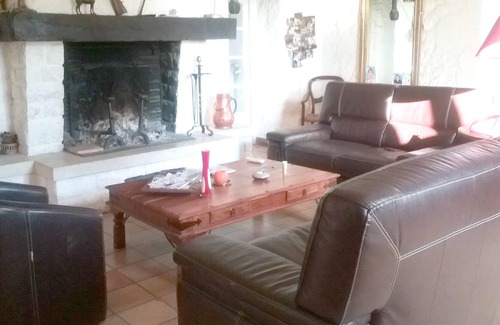 Eymet House | Homerez - Spacious house for 6 ppl. with terrace at Eymet
