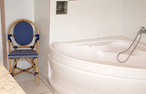 Lussan Villa | Homerez - Spacious villa for 8 ppl. with swimming-pool and terrace at Lussan