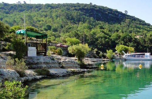 Riez Villa | Homerez - Spacious villa for 7 ppl. with swimming-pool and terrace at Riez