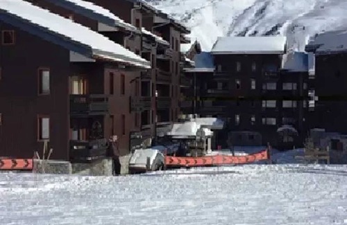 Meribel-Mottaret Apartment | Homerez - Studio in Méribel Mottaret
