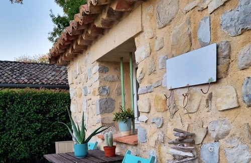 Lussan Villa | Homerez - Villa for 6 ppl. with swimming-pool, jacuzzi and garden at Lussan