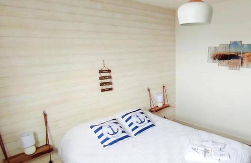 Le Conquet Villa | Homerez - Villa for 9 ppl. with swimming-pool, sea view and garden at Le Conquet