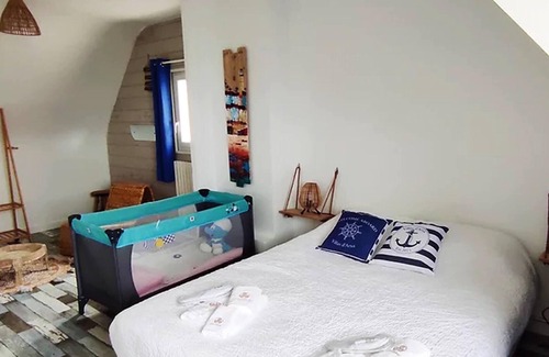 Le Conquet Villa | Homerez - Villa for 9 ppl. with swimming-pool, sea view and garden at Le Conquet