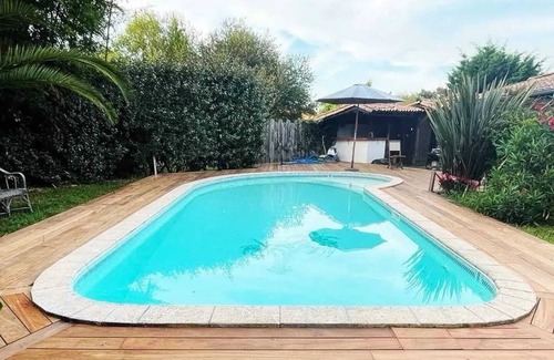 La Teste-de-Buch Villa | Homerez - Villa in La Teste-de-Buch