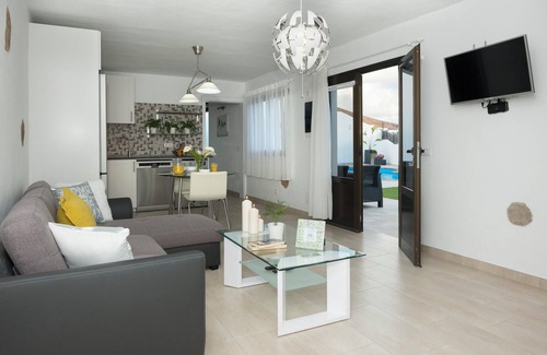 Mancha Blanca Villa | Homerez - Villa in Mancha Blanca