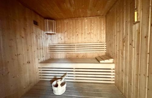 Dubai Apartment | Homes2Retreat - Cozy Studio with Pool and Sauna in Al Furjan