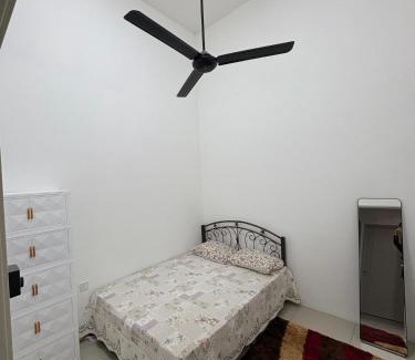 Tanjung Rambutan House | Homestay AtinAya