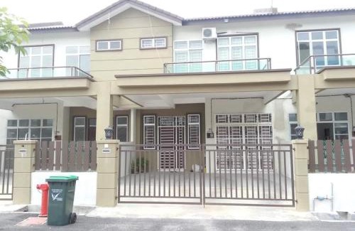 Kampung Behor Gandin Apartment | Homestay Giant Kangar