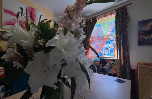Glastonbury House | Homestay in The Heart Of Avalon