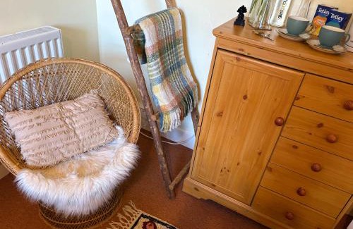 Glastonbury House | Homestay in The Heart Of Avalon