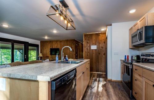 Helmsburg House | Homestead Cabin
