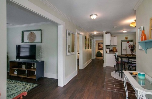 Clarksville House | Hometown Clarksville Cottage (1021 Crossland Ave)