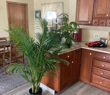 Charles City Hotel | HOMETOWN INN