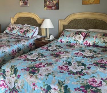 Charles City Hotel | HOMETOWN INN