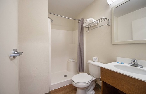 Irving Hotel | HomeTowne Studios by Red Roof Dallas - Irving