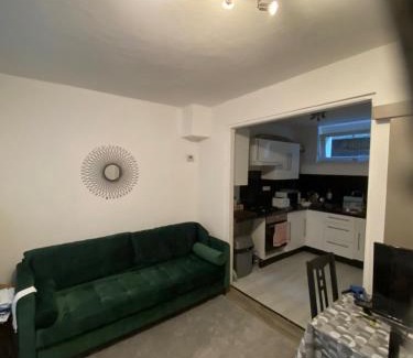 Montry House | Homewood - entire property for 6 people - 4 adults maximum - in village 10 min from Disneyland Paris & TGV RER A