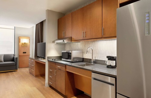 Riverfront Hotel | Homewood Suites by Hilton Wilmington Downtown